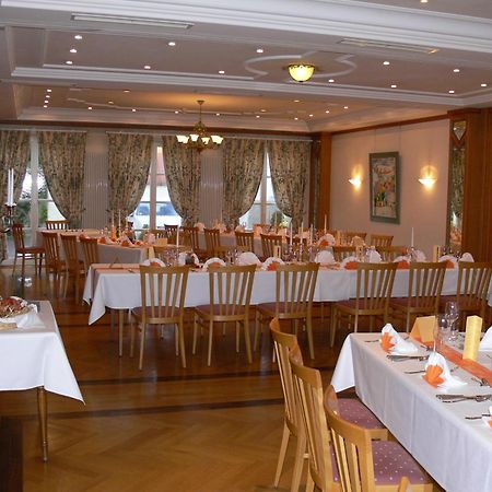 Hotel-Restaurant Roter Ochsen Lauchheim エクステリア 写真