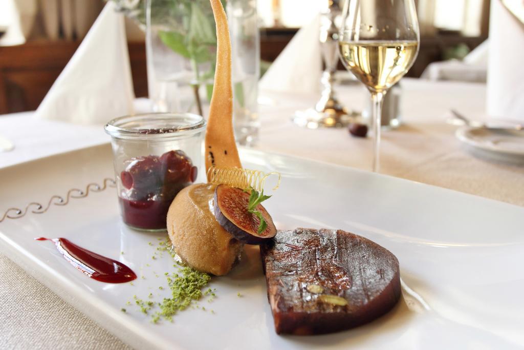 Hotel-Restaurant Roter Ochsen Lauchheim エクステリア 写真