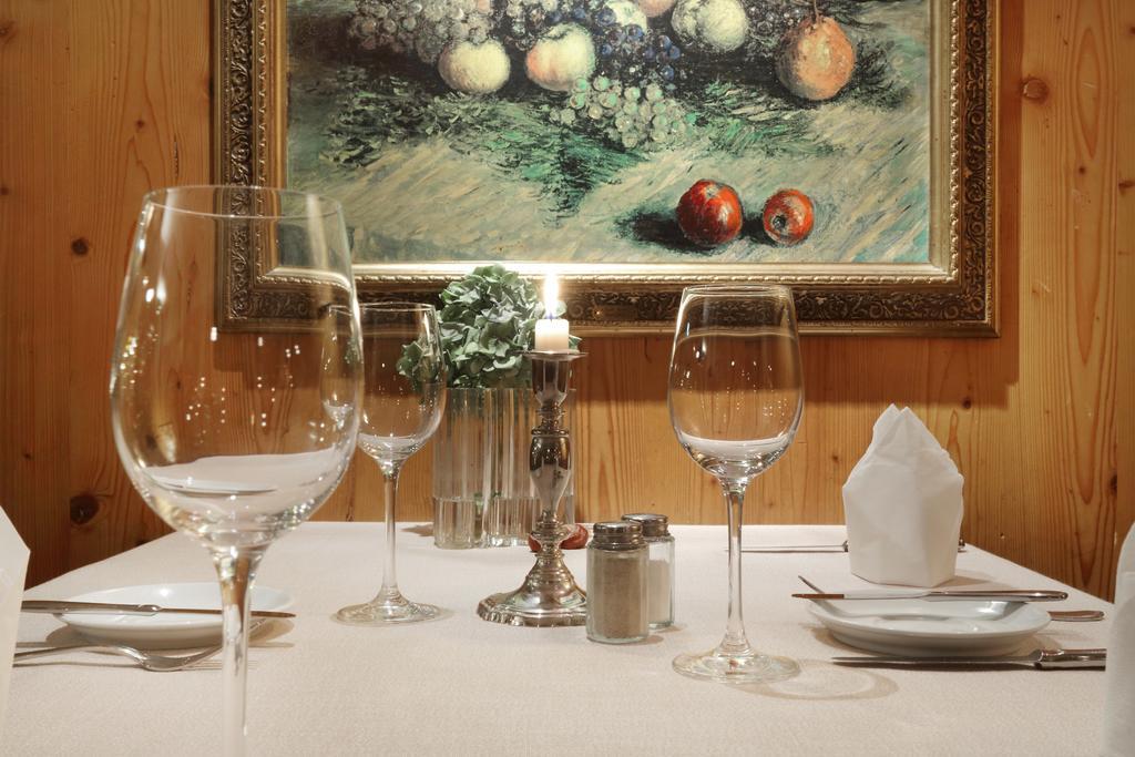 Hotel-Restaurant Roter Ochsen Lauchheim エクステリア 写真