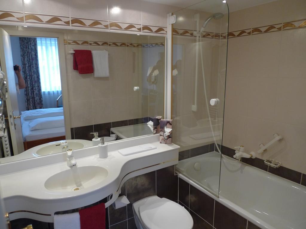 Hotel-Restaurant Roter Ochsen Lauchheim 部屋 写真