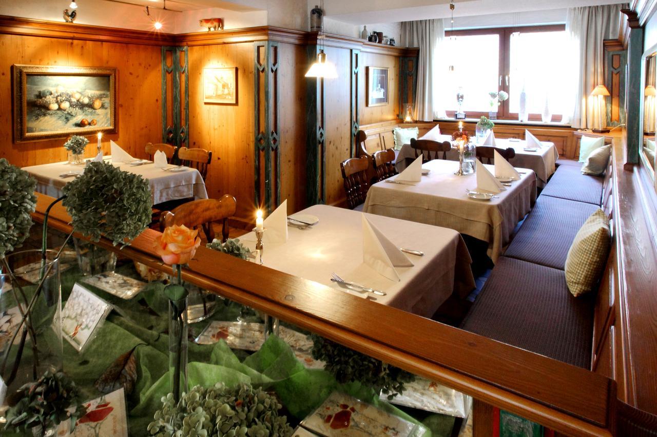 Hotel-Restaurant Roter Ochsen Lauchheim エクステリア 写真