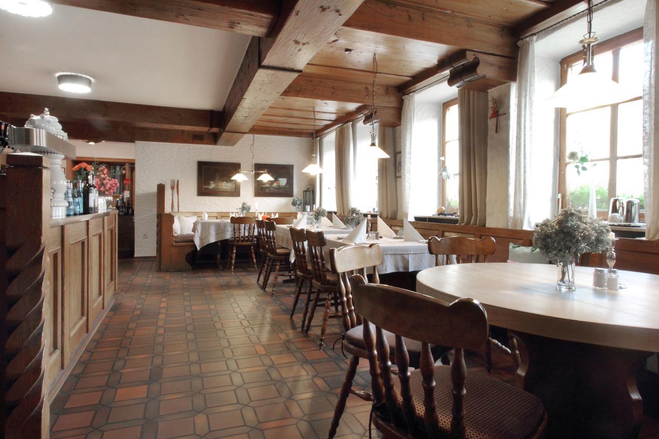 Hotel-Restaurant Roter Ochsen Lauchheim エクステリア 写真