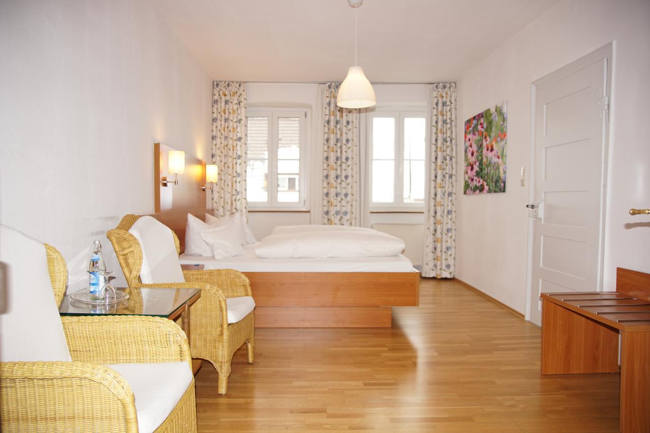 Hotel-Restaurant Roter Ochsen Lauchheim エクステリア 写真