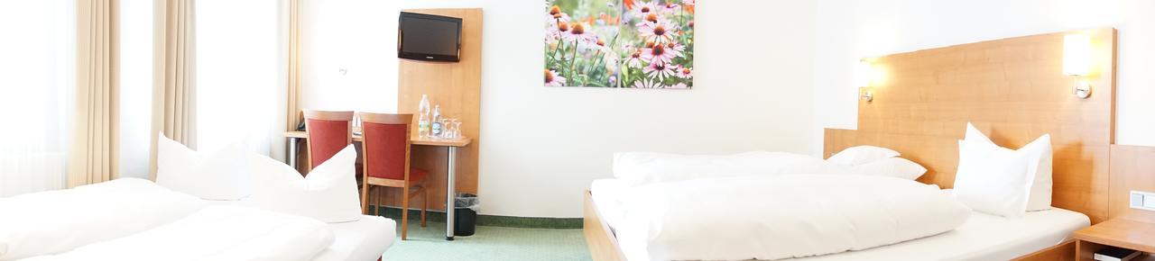 Hotel-Restaurant Roter Ochsen Lauchheim エクステリア 写真